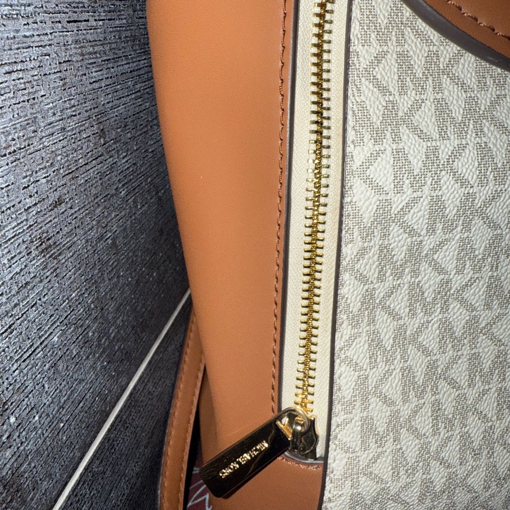 Michael Kors Tan and Cream Signature Backpack- ALMOST New.. Tag still attached! - Picture 4 of 13